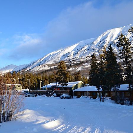ווייטהורס Spirit Lake Lodge מראה חיצוני תמונה