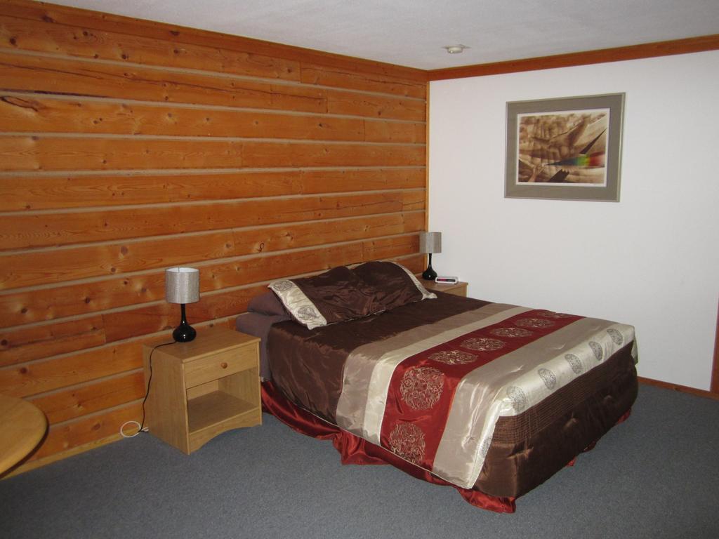 ווייטהורס Spirit Lake Lodge חדר תמונה