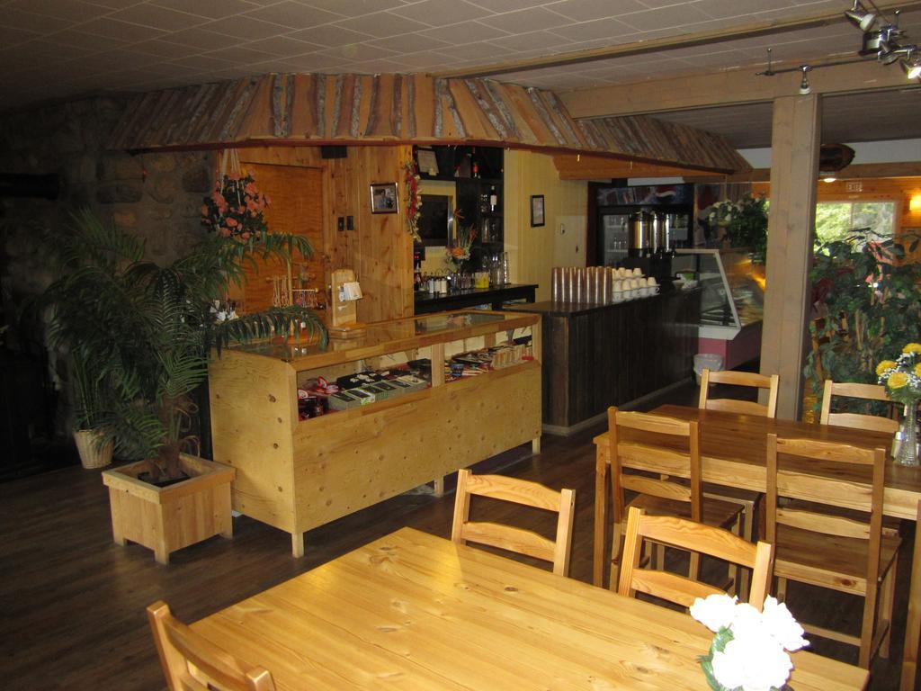 ווייטהורס Spirit Lake Lodge מראה חיצוני תמונה