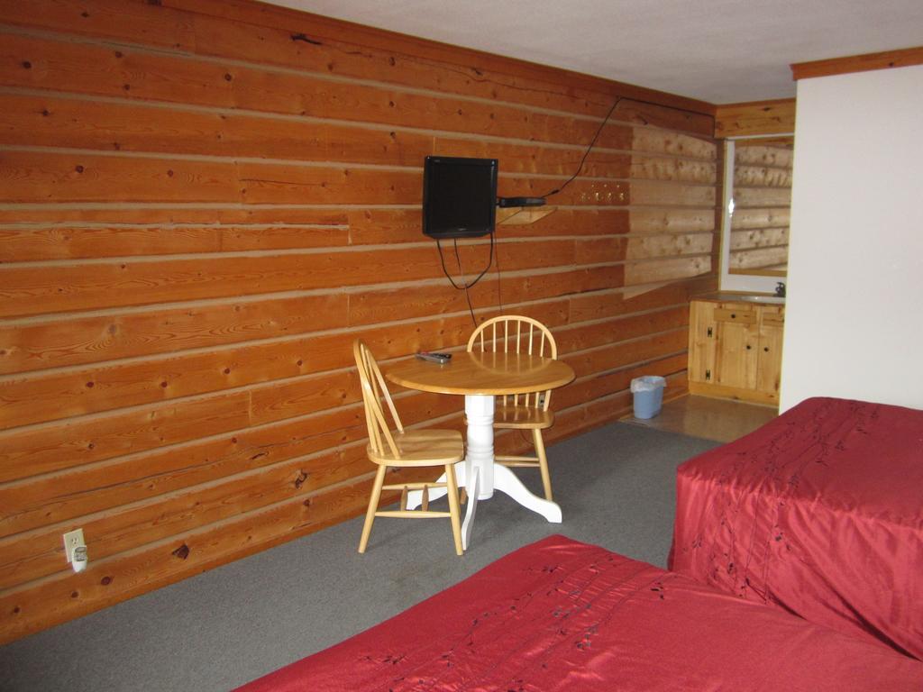 ווייטהורס Spirit Lake Lodge חדר תמונה