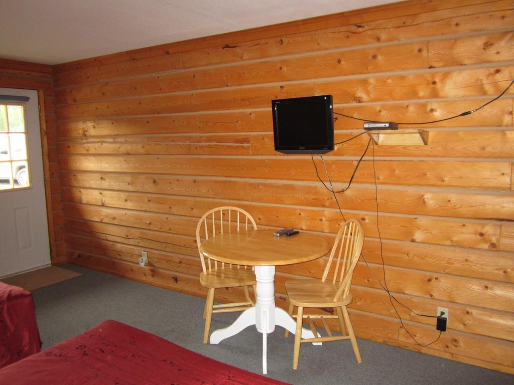 ווייטהורס Spirit Lake Lodge חדר תמונה
